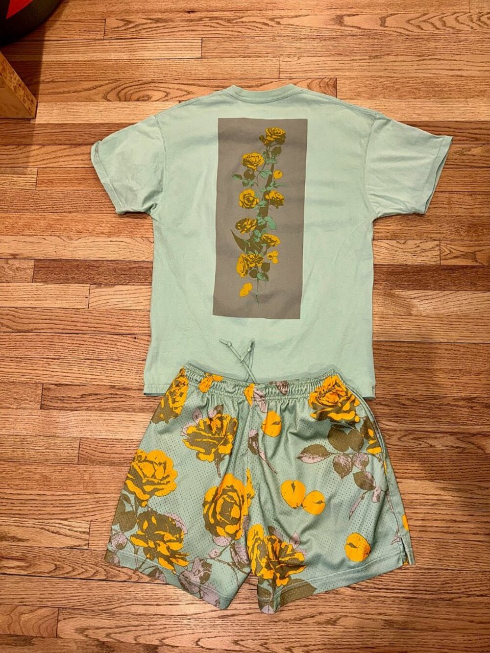 Nike Mint Green Yellow Rose Graphic Tee and Mesh Shorts Set M